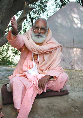 Gurudeva directing