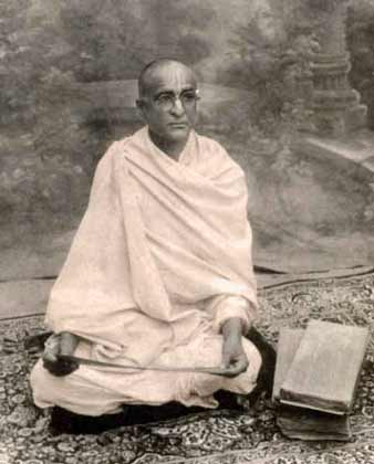 (Photograph of Śrīla Bhaktisiddhānta Sarasvatī Ṭhākura Prabhupāda)