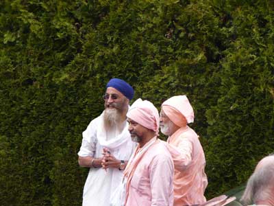 Arriving at Raghubir dasa’s house 