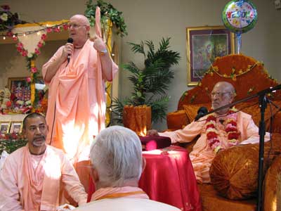 Class at the new Sri Govindaji Gaudiya Matha 